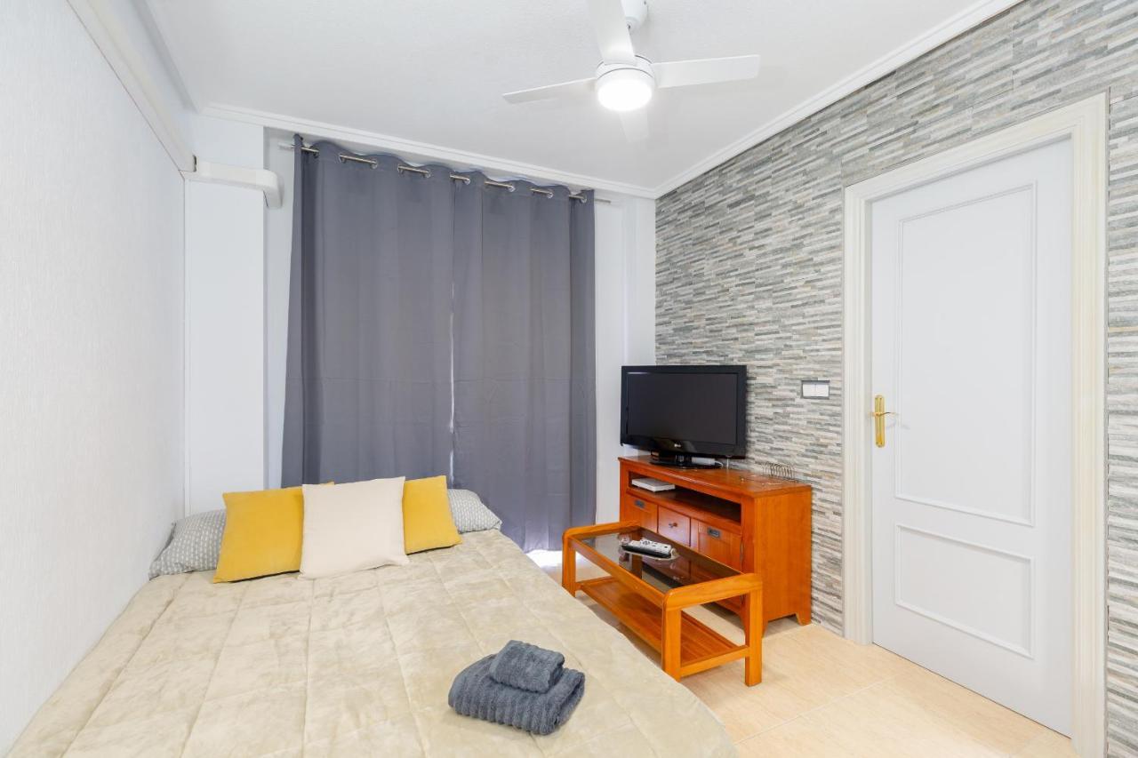 Petite Charming By Fidalsa Apartment Торевиеха Екстериор снимка
